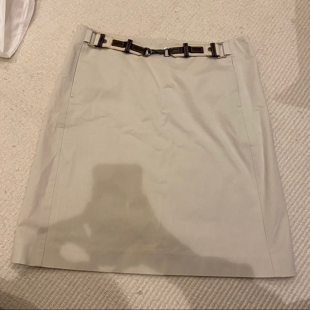 Max Mara tan skirt w buckle